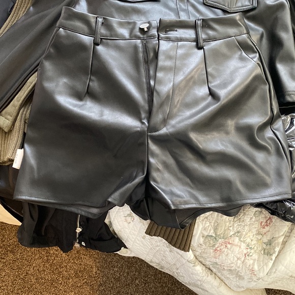 URBAN LEATHER SET - Picture 3 of 6